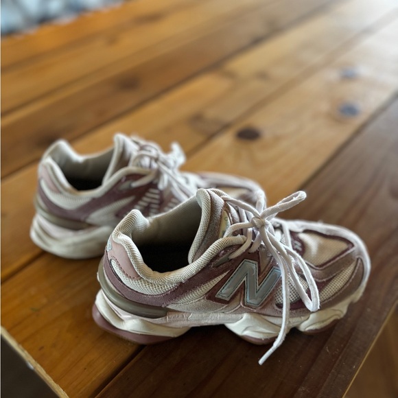 New Balance Blush and Cream Running Shoes - Picture 1 of 4